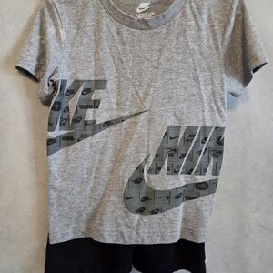 Nike Kids Gray Graphic T-Shirt